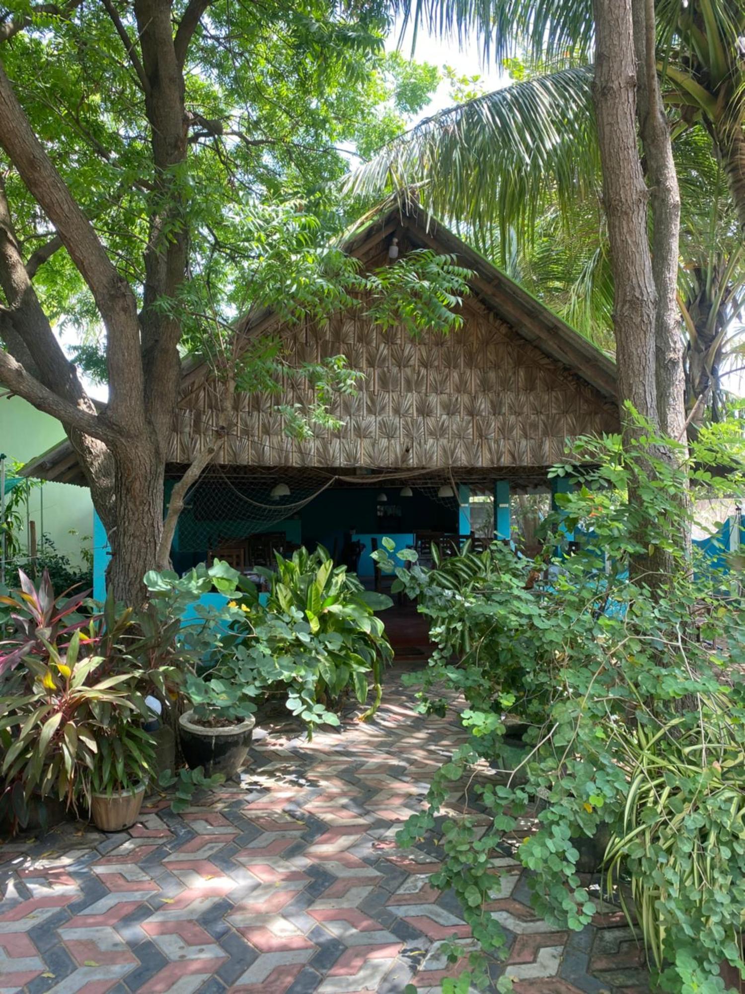 Island Breeze Inn Nilaveli Exterior photo